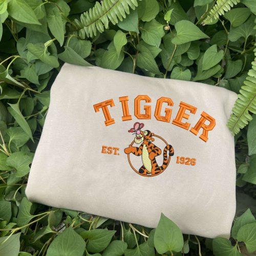 Pooh and Friends Embroidered Sweatshirt – Winnie-the-Pooh Tigger Piglet Eeyore Cartoon Shirt: Perfect Gift for Friends! EH364-ESH122