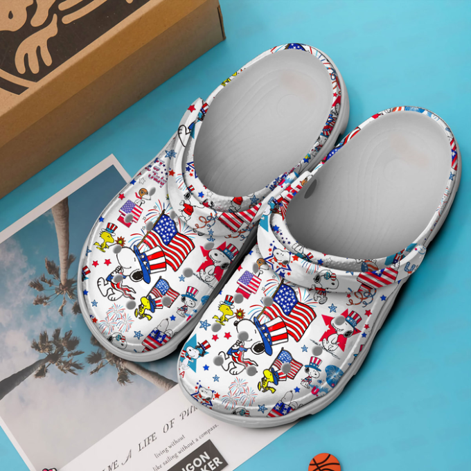 Beautiful The 4th Of July Snoopy White Clogs