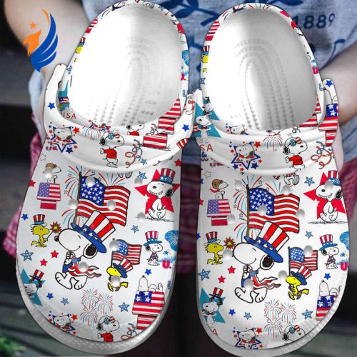 Beautiful The 4th Of July Snoopy White Clogs Beautiful The 4th Of July Snoopy White Clogs