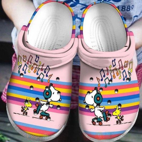 Fuzzy And Lightweight Happy Snoopy And Woodstock Unisex Pink Clogs Fuzzy And Lightweight Happy Snoopy And Woodstock Unisex Pink Clogs