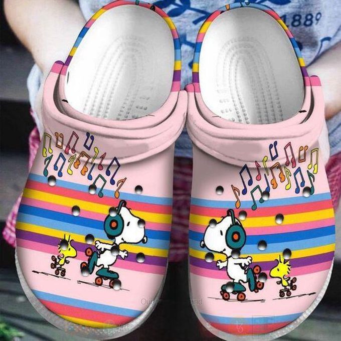 Fuzzy And Lightweight Happy Snoopy And Woodstock Unisex Pink Clogs