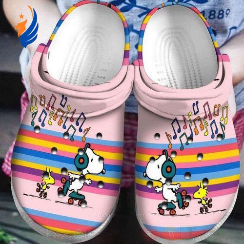 Fuzzy And Lightweight Happy Snoopy And Woodstock Unisex Pink Clogs Fuzzy And Lightweight Happy Snoopy And Woodstock Unisex Pink Clogs