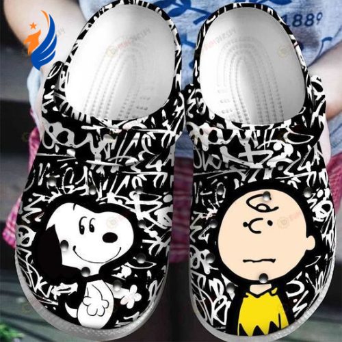 Fuzzy And Lightweight Snoopy And Charlie Brown Black Clogs Fuzzy And Lightweight Snoopy And Charlie Brown Black Clogs