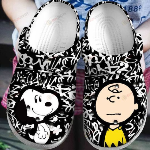 Fuzzy And Lightweight Snoopy And Charlie Brown Black Clogs Fuzzy And Lightweight Snoopy And Charlie Brown Black Clogs