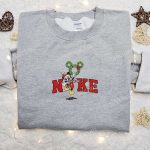 Nike Christmas x Mickey Laurel Wreath Balloon Sweatshirt: Disney Characters Movie Merry Christmas Shirt Perfect Gift Idea Nike Christmas x Mickey Laurel Wreath Balloon Sweatshirt: Disney Characters Movie Merry Christmas Shirt Perfect Gift Idea