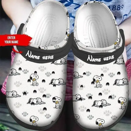 Non-slip & Durable Snoopy Classic Clogs For Kids And Adults Non-slip & Durable Snoopy Classic Clogs For Kids And Adults