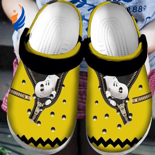 Unique Design Clogs Snoopy Yellow Clogs For Kids And Adults Unique Design Clogs Snoopy Yellow Clogs For Kids And Adults